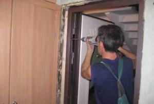 Как вставить входные двери